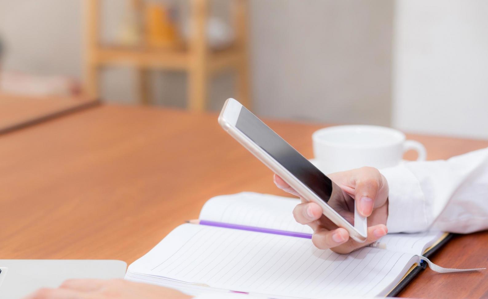 Analyse financière personnalisée avec graphiques et données stratégiques